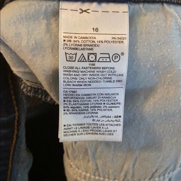 Old Navy Curvy Skinny medium wash denim jean - Picture 3 of 6